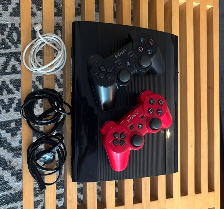 PS 3 em ótimo estado com 9 dos jogos mais jogado