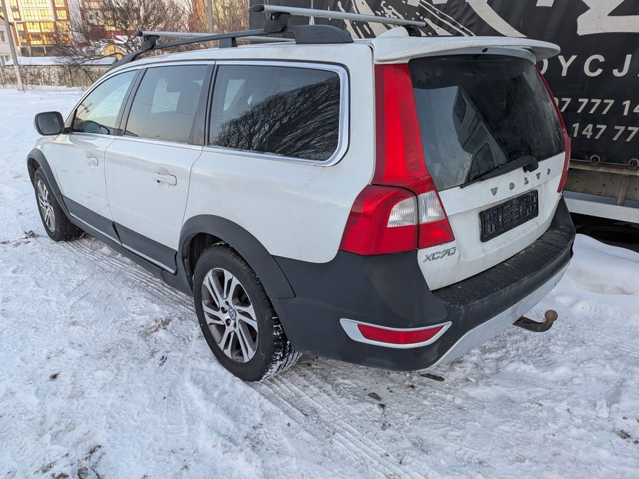 Бампера передні задні на Volvo XC70 V70 P3 V50 S40 S80 V60 S60