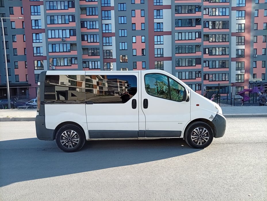 Продам Опель Віваро 1.9 дизель Opel Vivaro 2003 рік