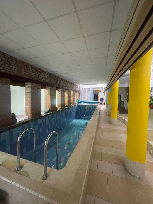 Продам Коммерческое здание в центре 1280м , с землей