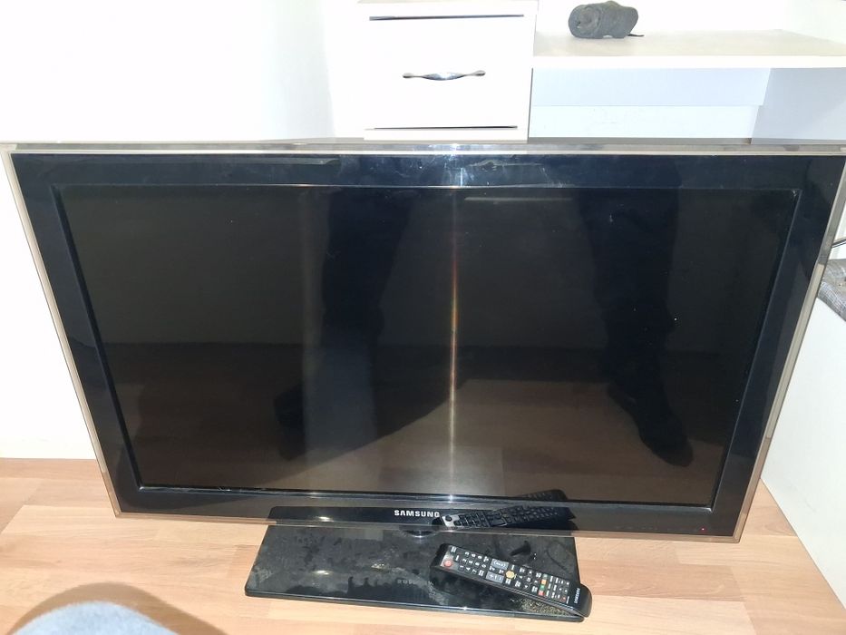 Телевизор SAMSUNG LE37D550K1W