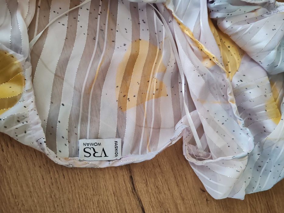 Ciekawa lekka plisowana sukienka VRS rozmiar ok 46/48 poliester