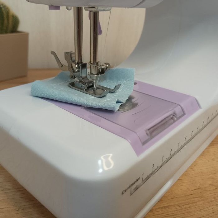 Швейная машинка Happy Home Digital Sewing Machine FHSM-505A Pro 12 в 1