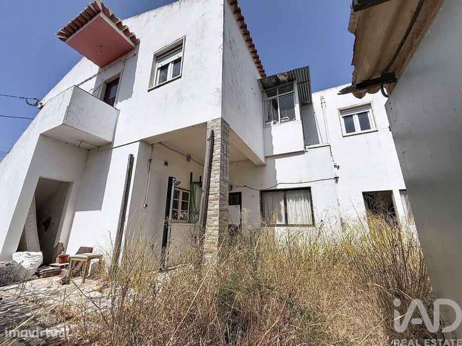 Casa / Villa T4 em Mexilhoeira Grande de 126 m2