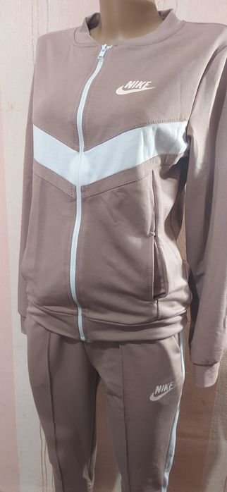 Костюм спортивный женский