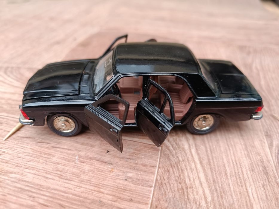 Продам газ 3102 волга. Масштаб 1 :43. Саратов.
