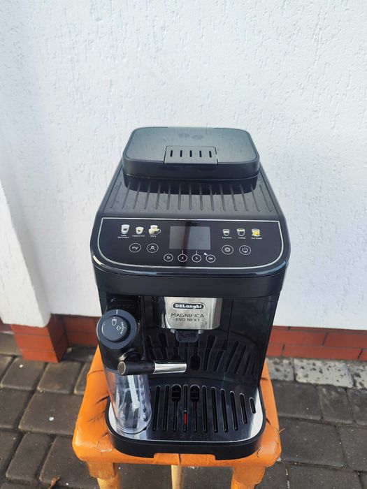 Кавомашина DeLonghi ECAM 310.60 Magnifica Evo Next майже нова