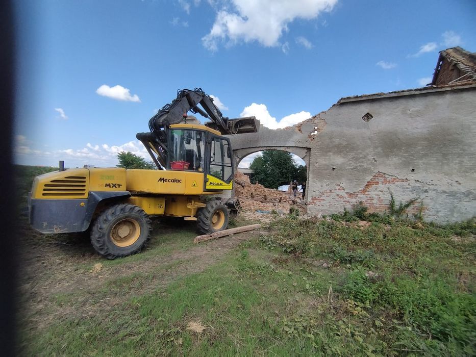 Usługi koparko ładowarki mecalac