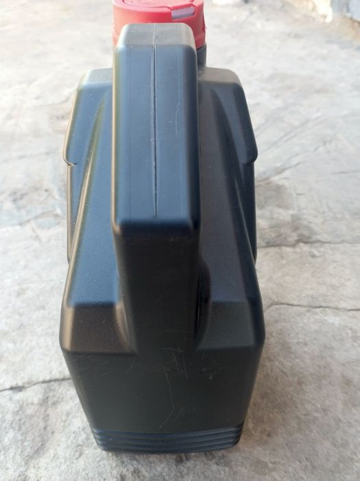 Motul Масло 10w-40  4t новое запечатаное