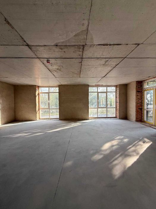 Фасадне комерційне приміщення 67м2. в зданому ЖК Французький Бульвар