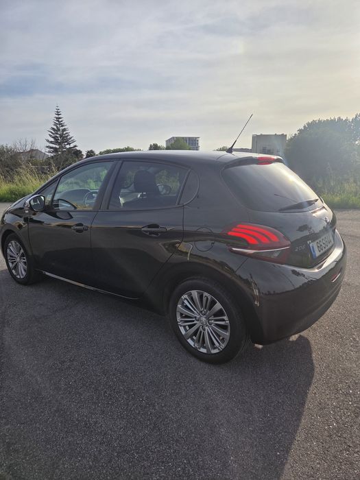 Peugeot 208 1.2  Style
