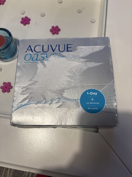 soczewki kontaktowe ACUVUE OASYS 1-Day with HydraLuxe Technology +2.25