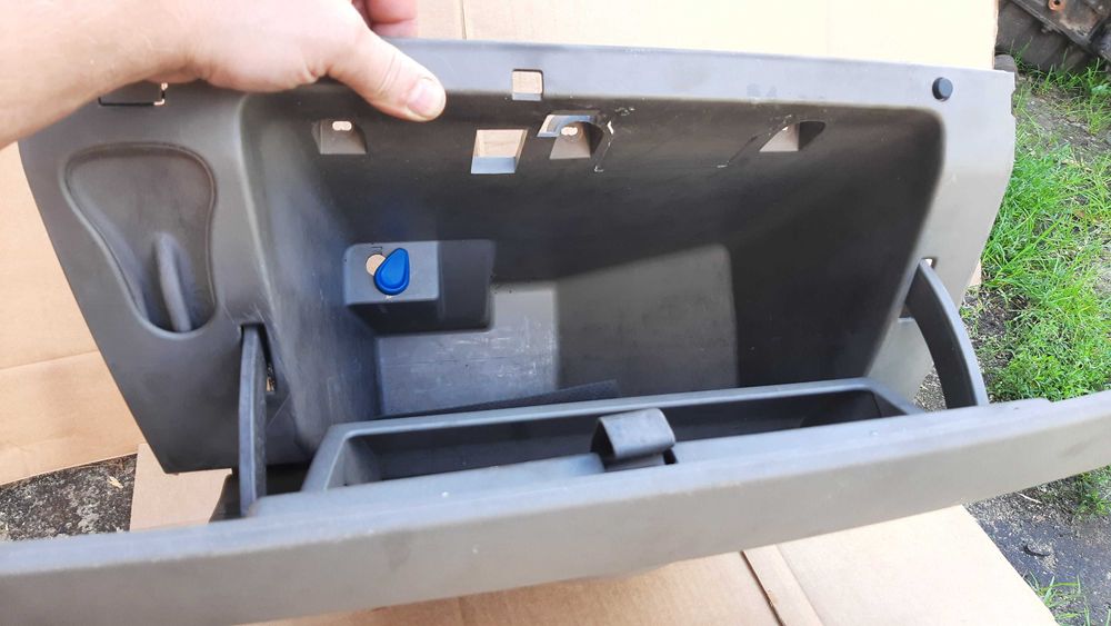 schowek pasażera Renault Megane II 2