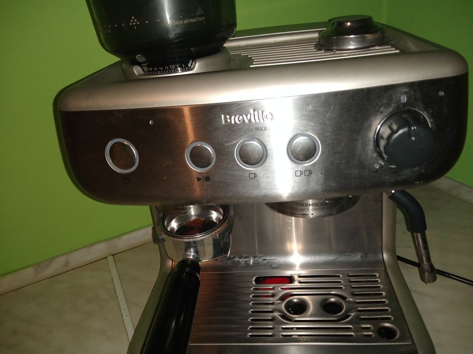 Breville Barista Max Expres kolbowy