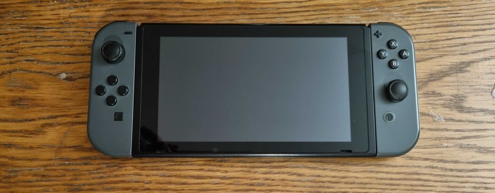 Nintendo Switch + Karta mirco SD 128 GB
