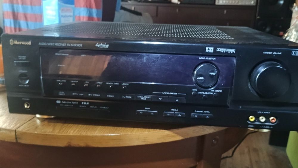 Amplituner z kinem Sherwood bdb