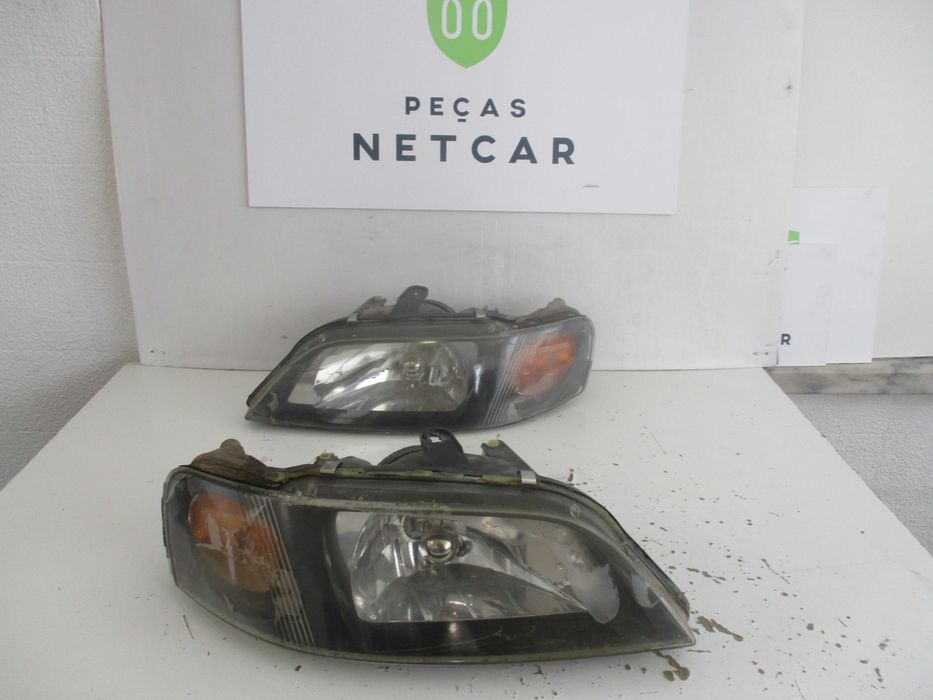 farol Direito mitsubishi space star 2003