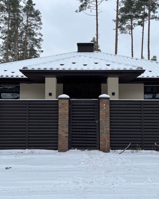 Одноповерховий будинок 130 м2 в соснах. Лісова Буча елітний район.