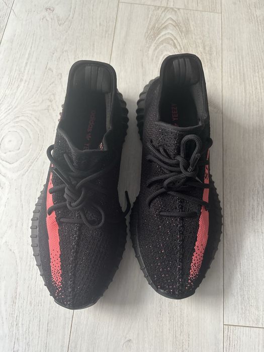 Yeezy 350 boost v2 red stripes