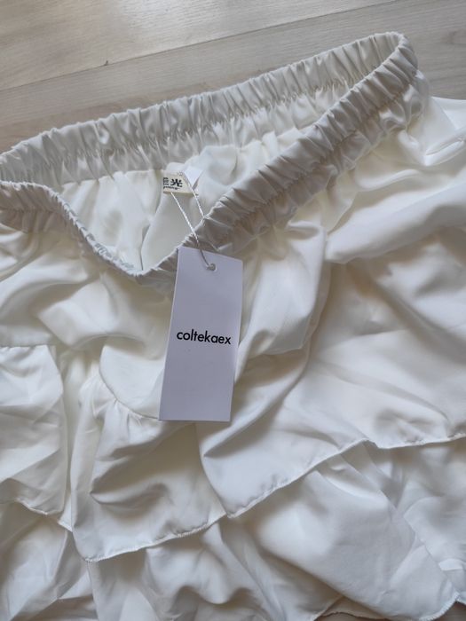 Біла спідниця шорти