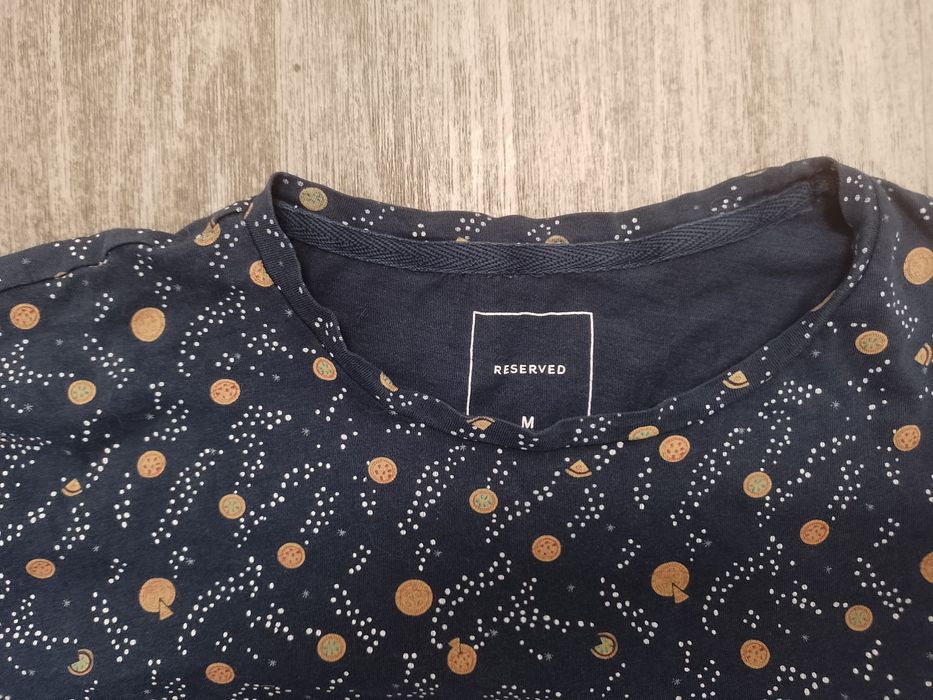 Sprzedam t-shirt męski rozmiar M firmy Reserved.