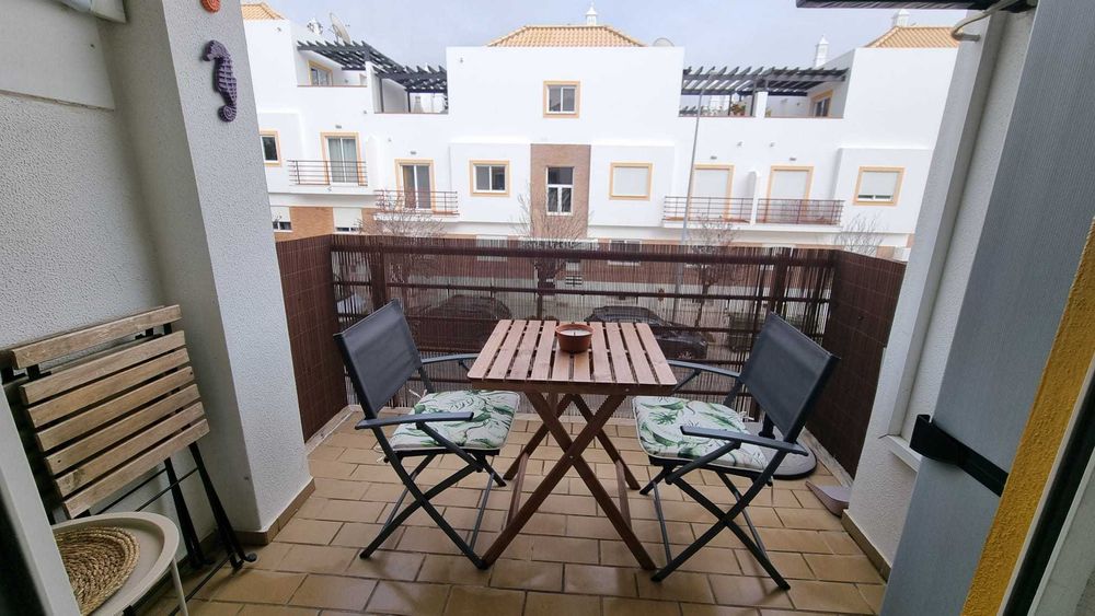 Apartamento T2 em Cabanas de Tavira, com piscinas e próximo do cais