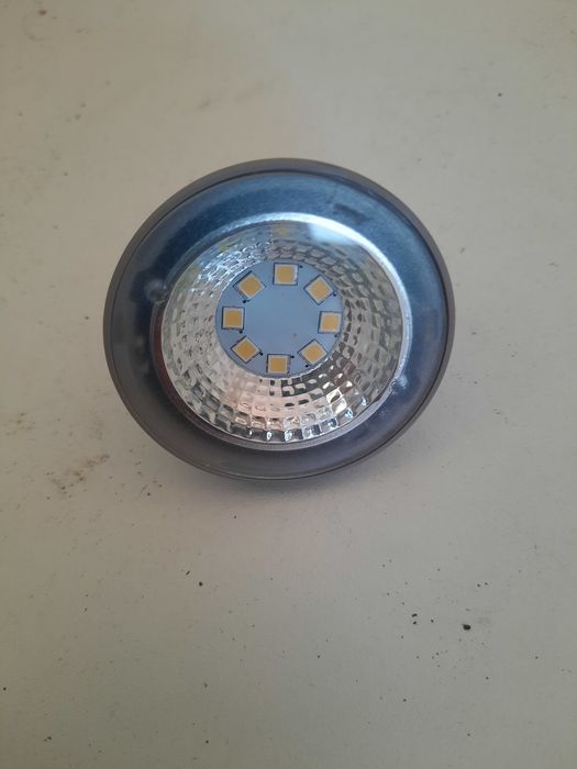 Material de iluminação ⁹