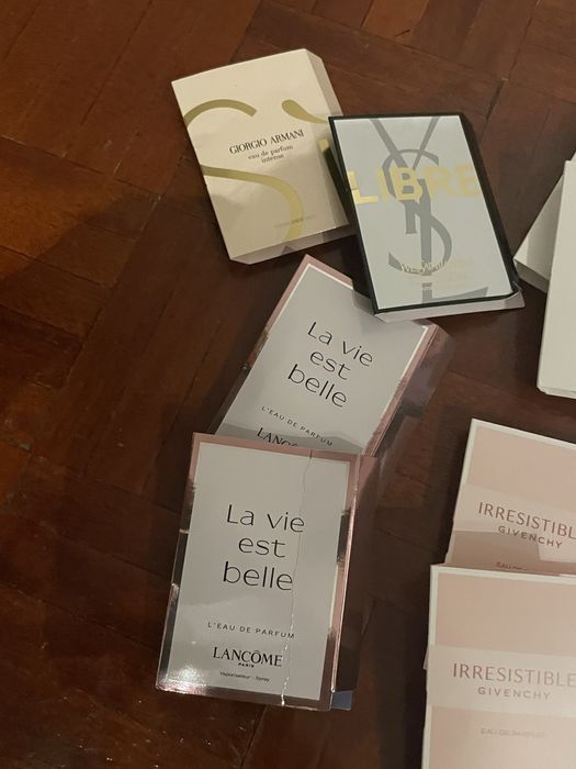 Amostras variadas de perfumes senhora