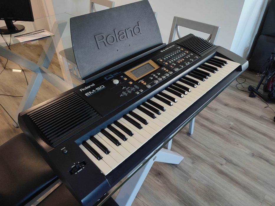 Teclado Roland EM-50