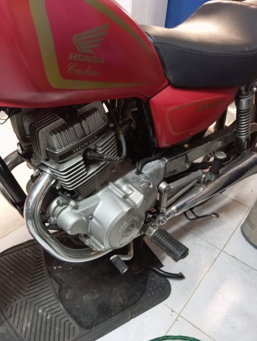 Honda CM 125 bicilindrica