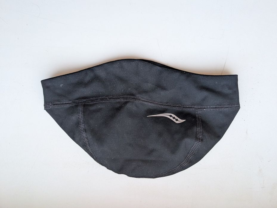 Шапка saucony спортивна