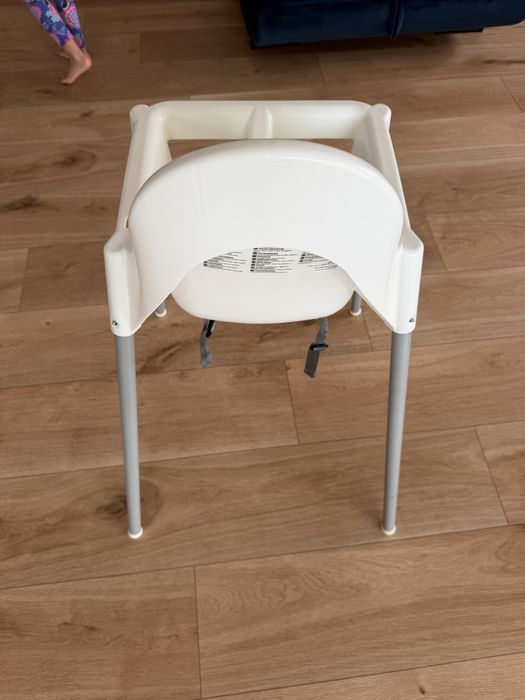 Ikea krzeselko do karmienia z podnóżkiem