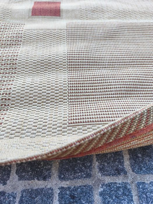 Carpete de sala em bom estado