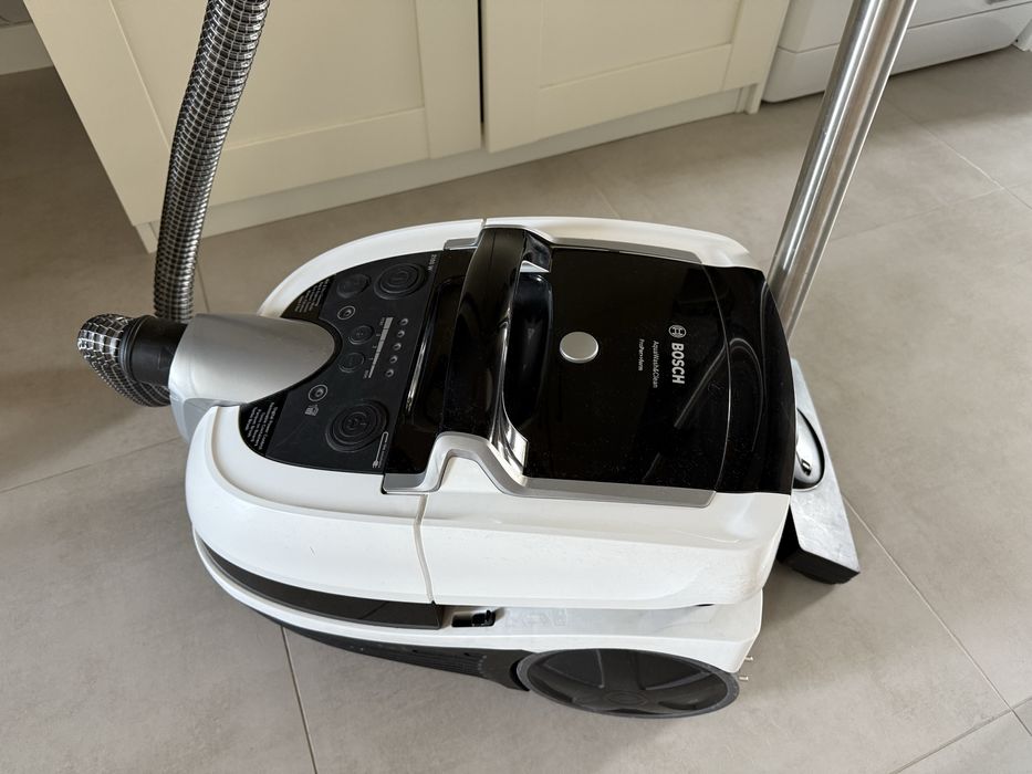 Odkurzacz z funkcja prania Bosh