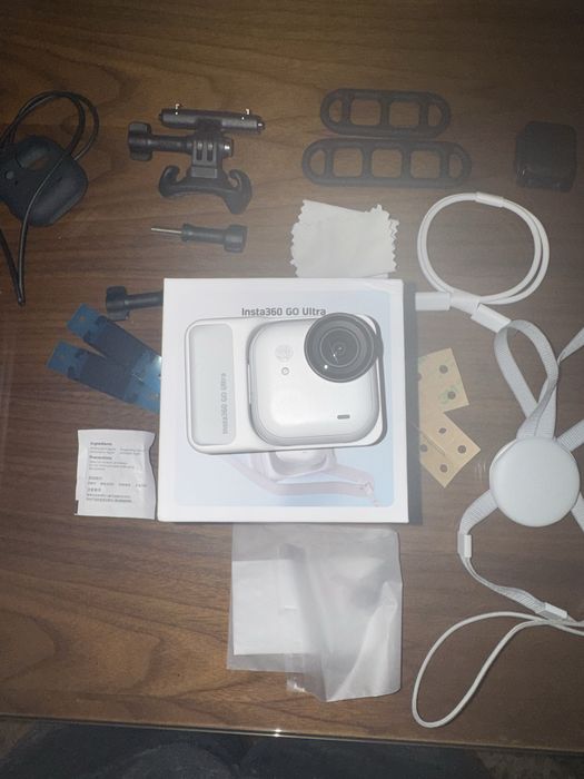 Insta360 Go Ultra c/acessórios
