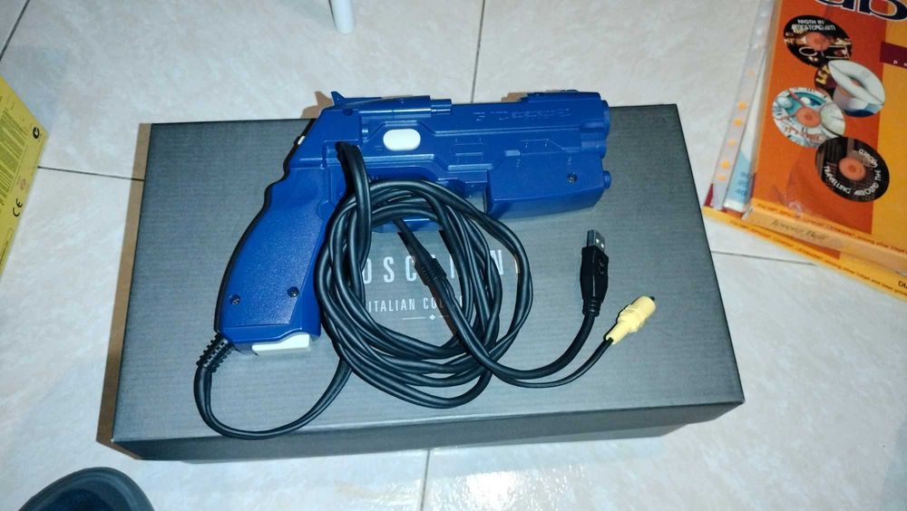 Consola  PS2 DESBLOQUEADA + 3 Comandos + Pistola +150 JOGOS + EXTRAS