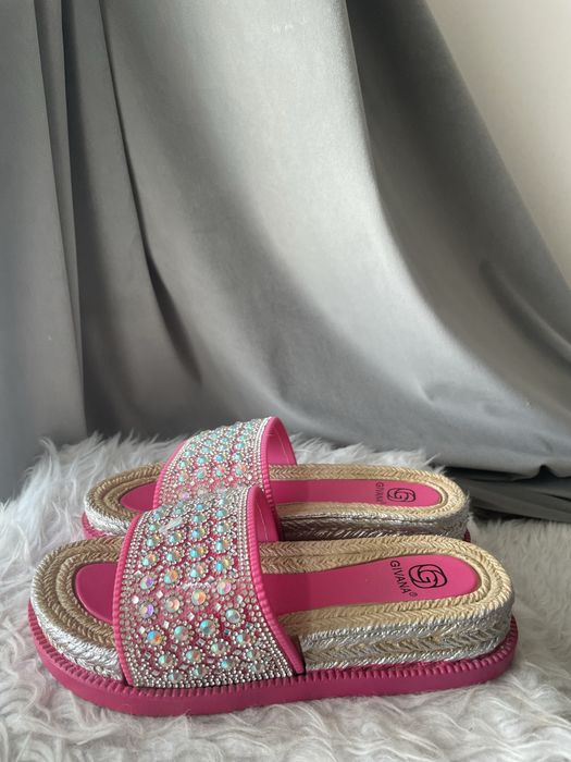 Nowe gumowe klapki rozm.36