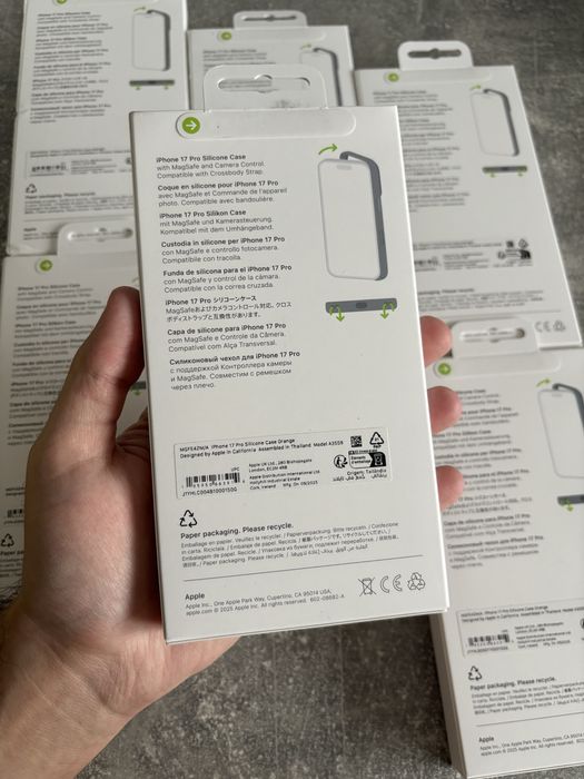 iPhone 17 Pro Silicone Case with MagSafe Orange / Midnight