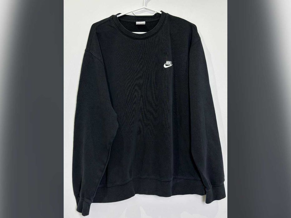 bluza Nike czarna haftowanym logo okrągły dekolt L