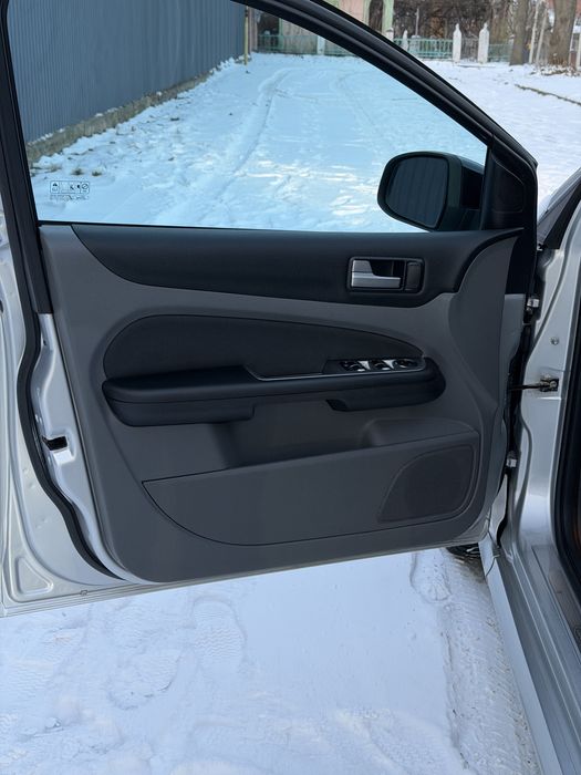 Ford Focus MK2 рестайл у рідкісній комплектації ST Line 2.