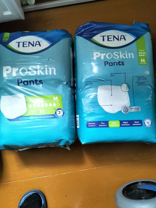 Pieluchomajtki i pieluchy dla dorosłych Tena