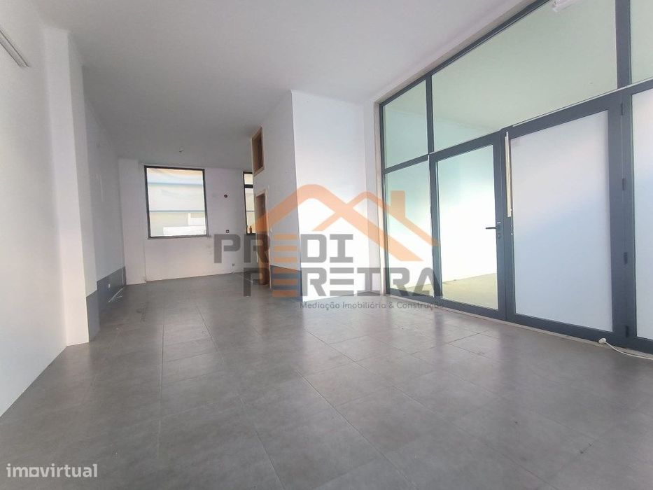 Loja situada na Quinta do Conventinho.