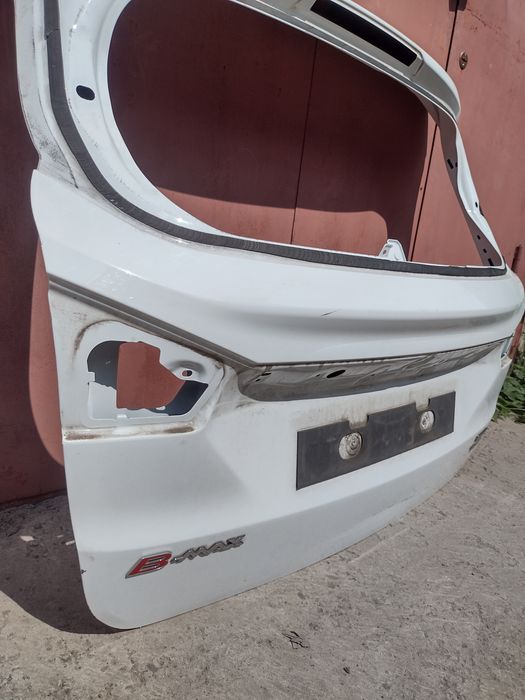 Продається кришка багажника до авто ФОРД  В мах