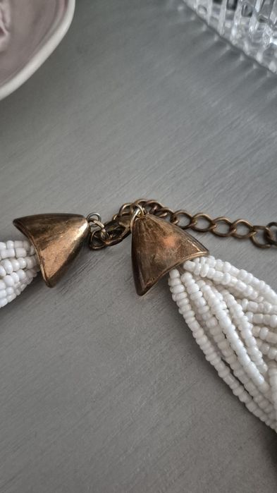 Naszyjnik biały pleciony