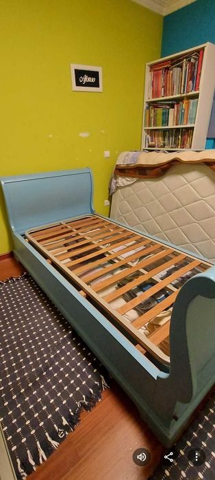 Cama de criança em madeira