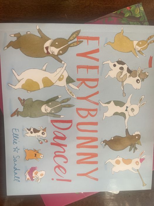 Продам книгу на англійській мові дитячу.