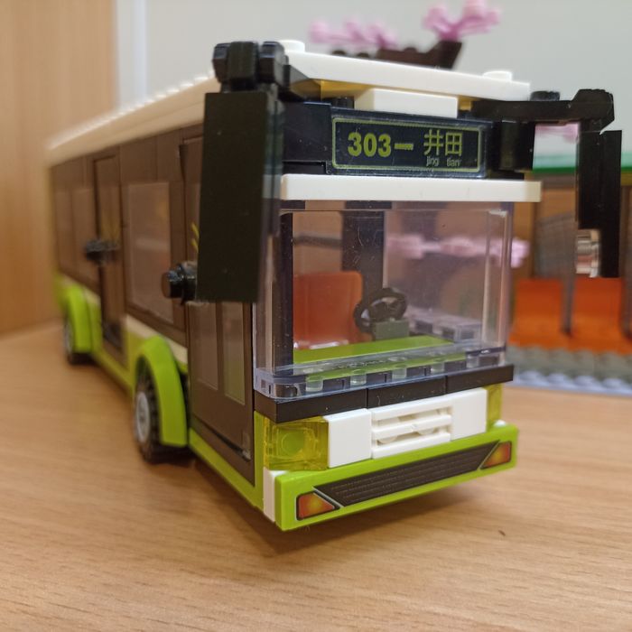 Лего автобус+ зупинка