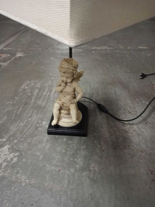 2 Candeeiros de mesa ou cabeceira