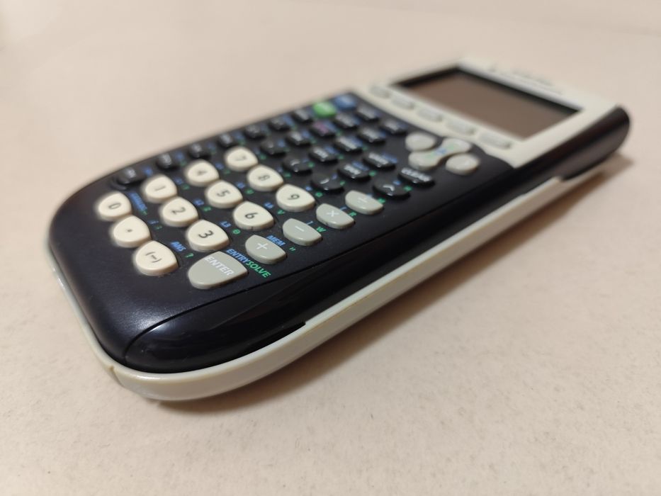 Calculadora Gráfica Texas Instruments TI 84 Plus