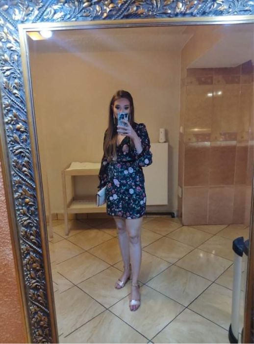 Elegancka sukienka mini